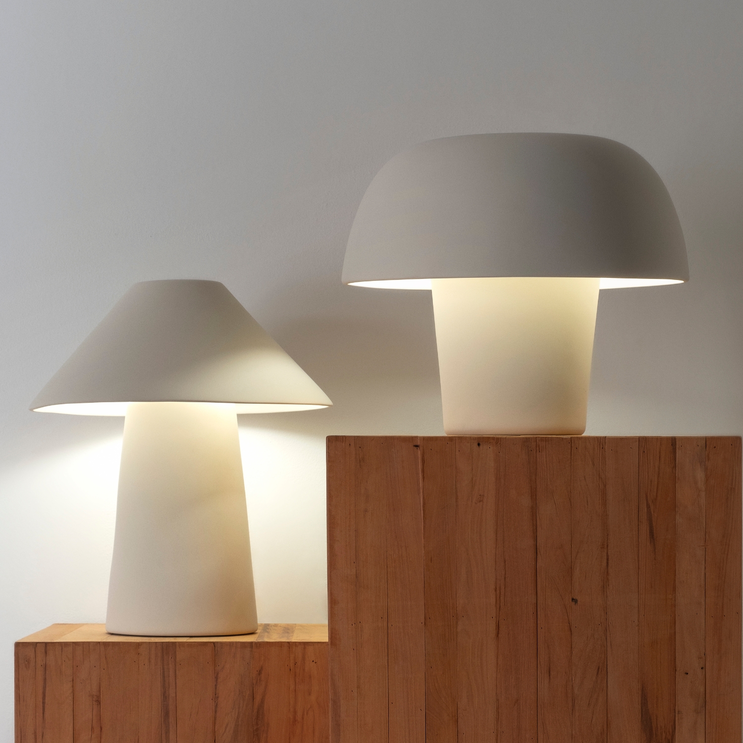 Table_lamp_Auri_and_Macro_White_color_