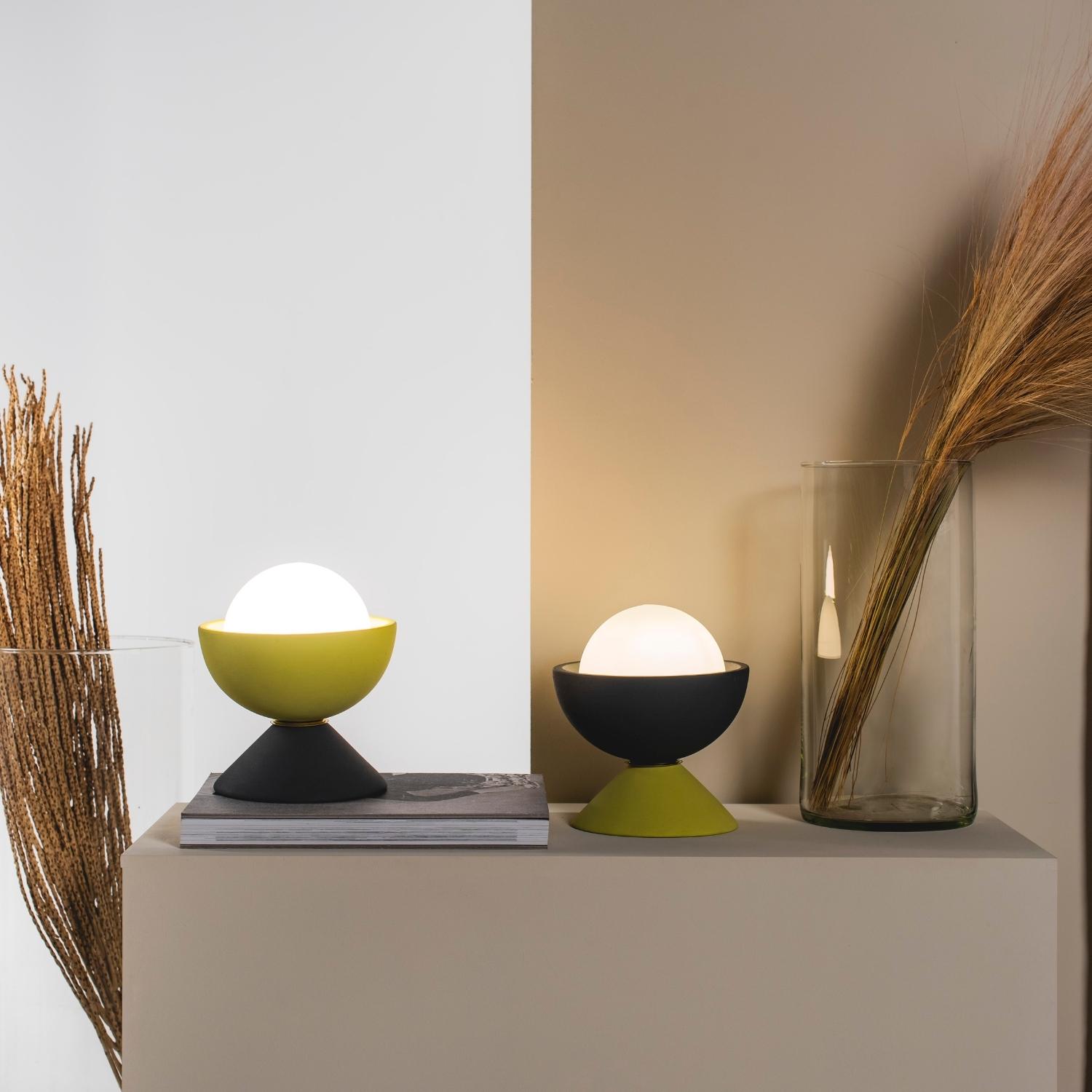 Luminaria_mesa_Don_AmareloGrafite_2_cenario